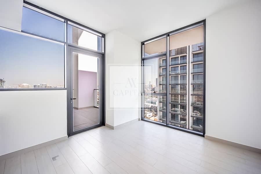 Elegant | Modern | Spacious | Jacuzzi on Balcony - Image 9