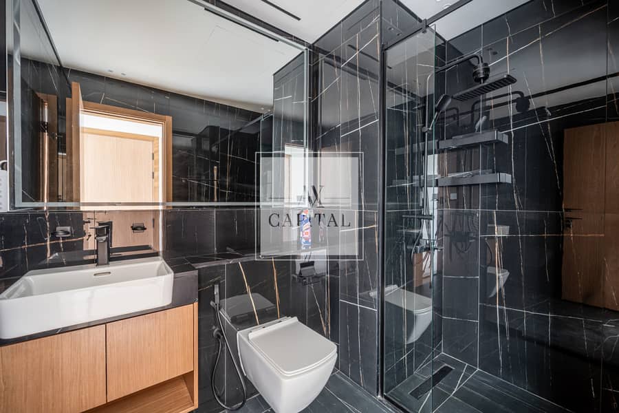 Elegant | Modern | Spacious | Jacuzzi on Balcony - Image 14