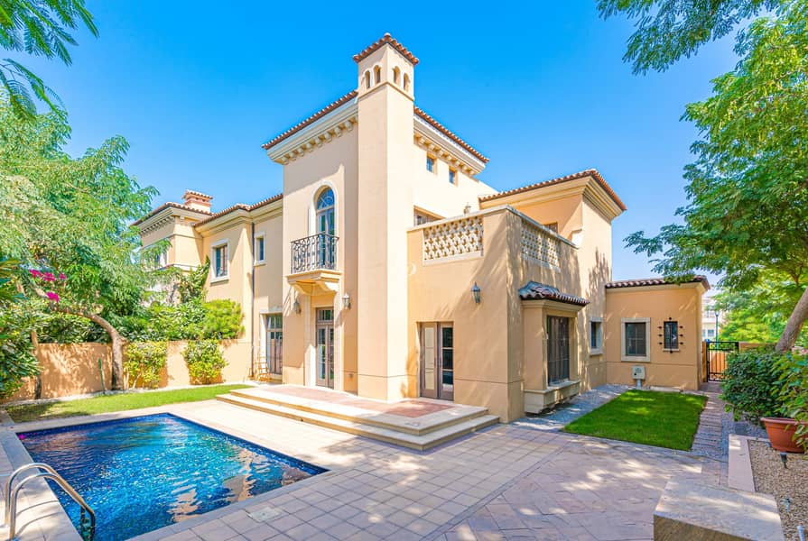 Glorious Home|Elevated Plot|Private Pool