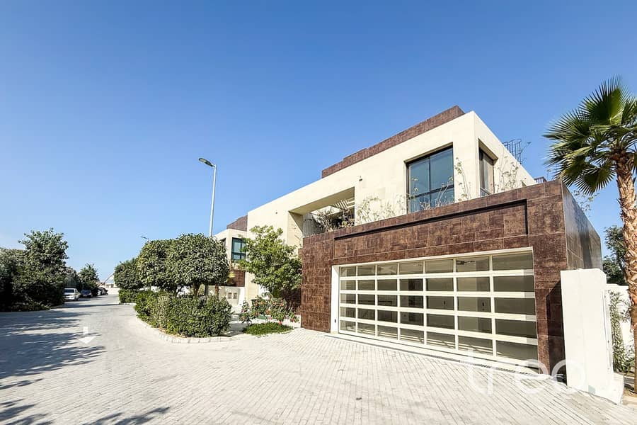 Vacant now | Corner Plot | Single Row - Image 1