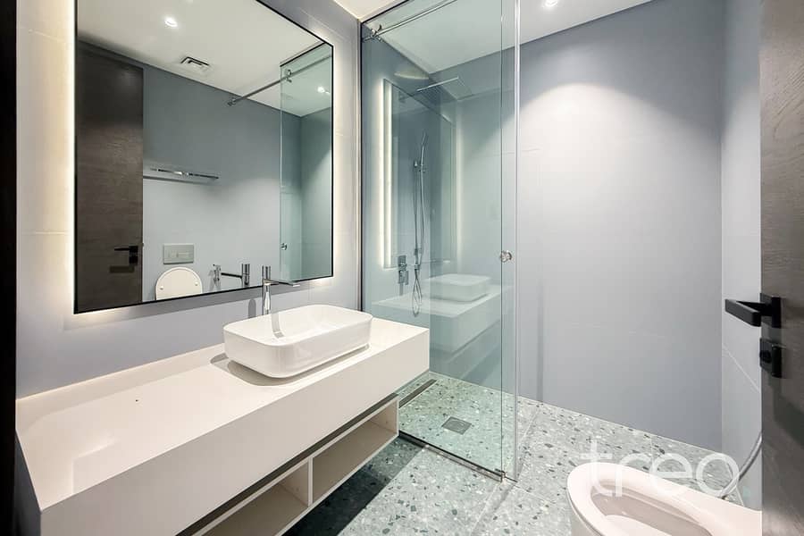 Vacant now | Corner Plot | Single Row - Image 9