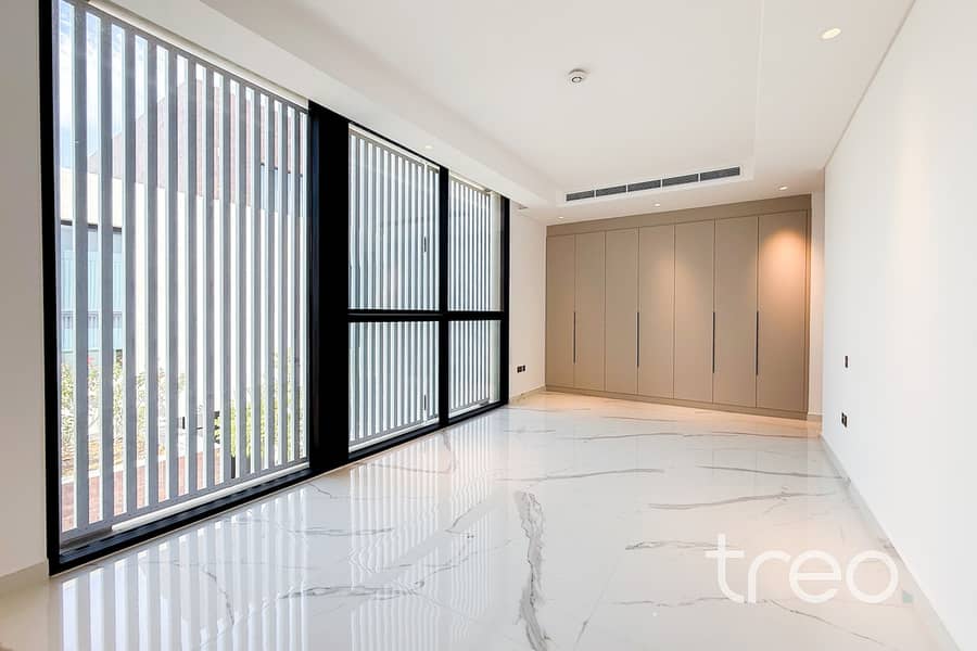 Vacant now | Corner Plot | Single Row - Image 14