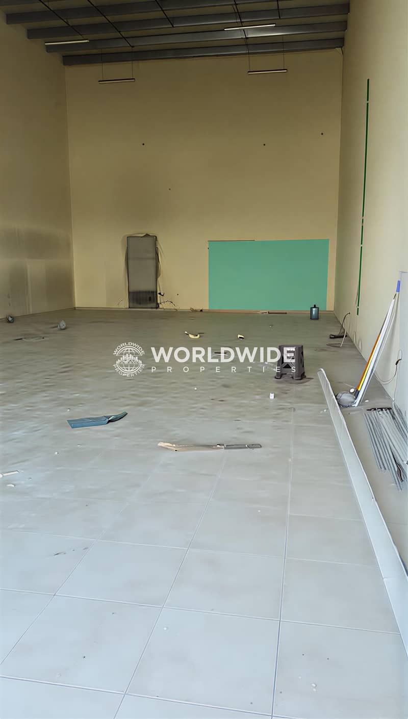 2 SHOWROOM - 3100 SQ FT - JURF 1 (6). png