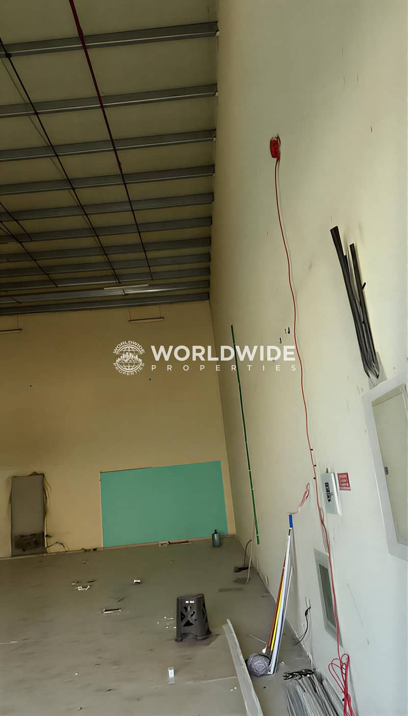 5 SHOWROOM - 3100 SQ FT - JURF 1 (2). png