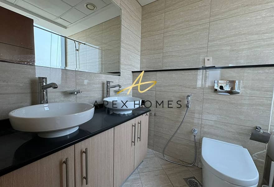 Unfurnished | Vacant | Partial Sea View - Image 11