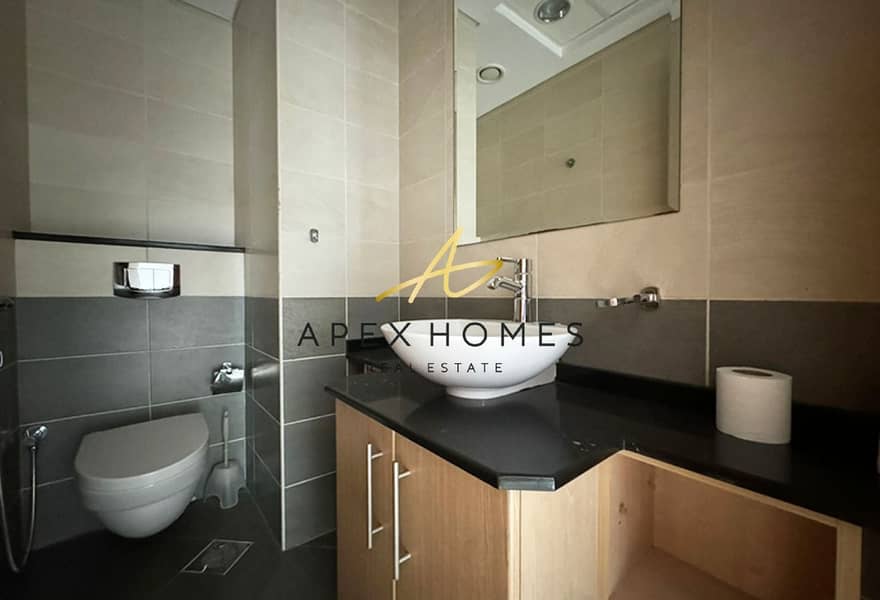 Unfurnished | Vacant | Partial Sea View - Image 14