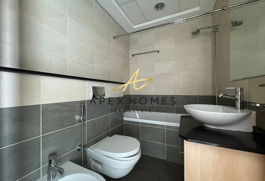 Unfurnished | Vacant | Partial Sea View - Image 15