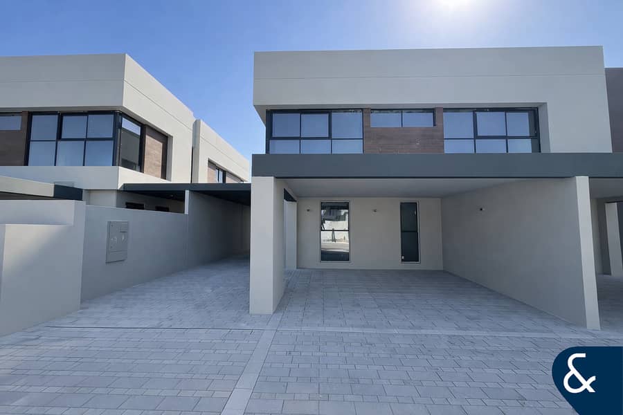 Huge Living Space | Single Row | Mortgageable - Image 1