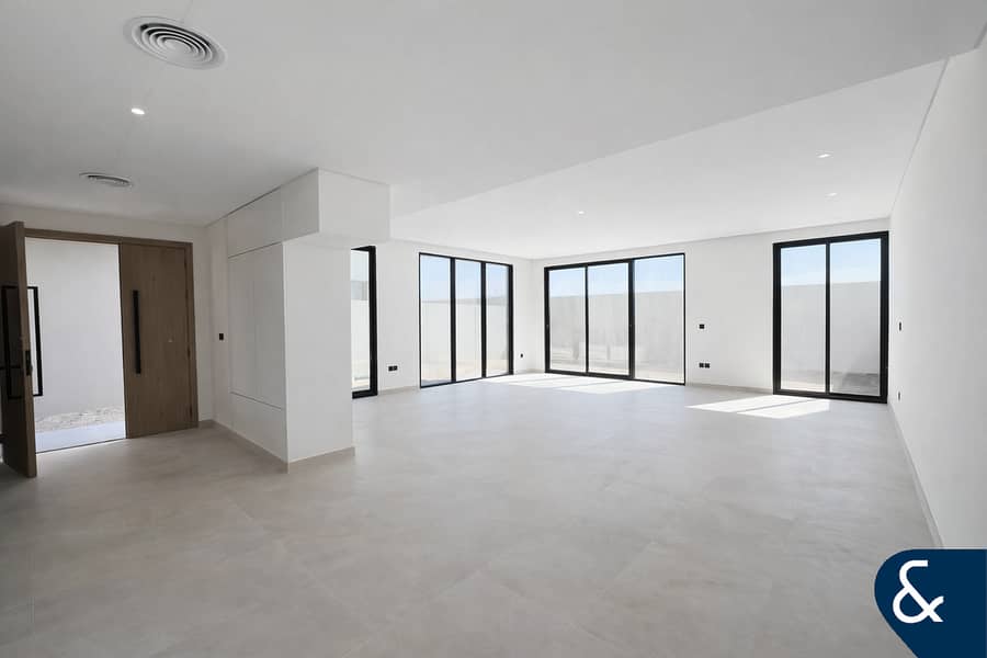 Huge Living Space | Single Row | Mortgageable - Image 2