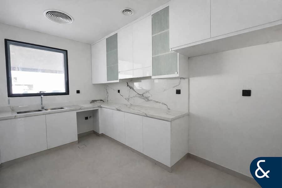 Huge Living Space | Single Row | Mortgageable - Image 5