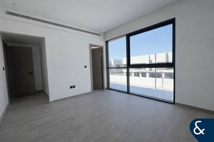 Huge Living Space | Single Row | Mortgageable - Image 9