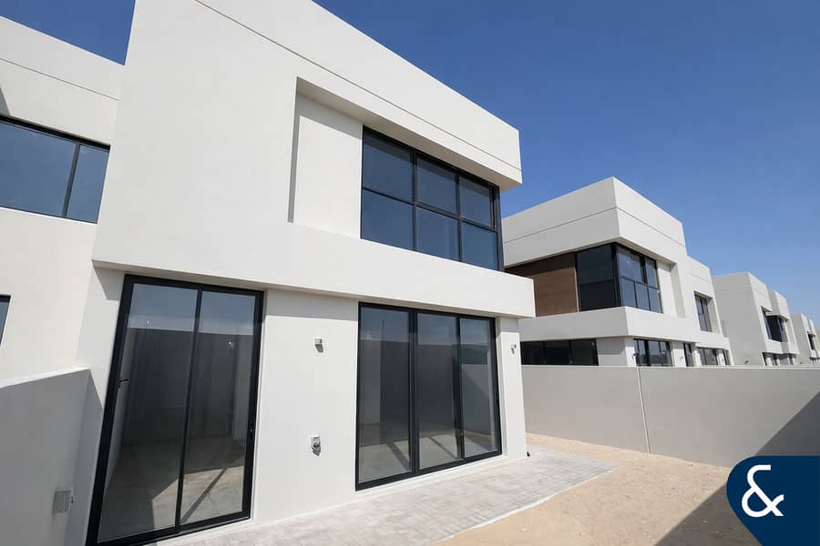 Huge Living Space | Single Row | Mortgageable - Image 11