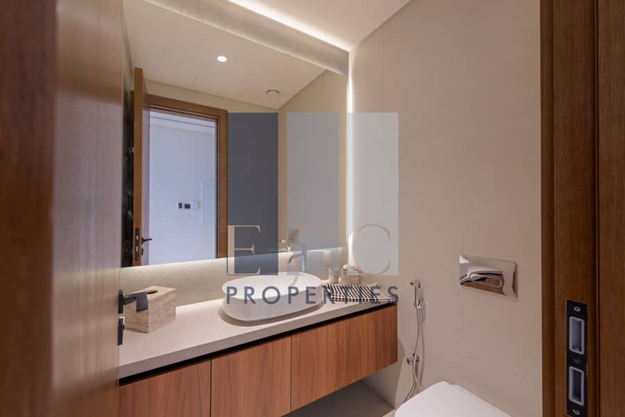 Road View 3 Bedroom Apartment | Spacious Layout | Prime Investment - Image 7