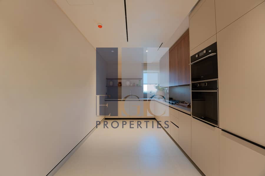 Road View 3 Bedroom Apartment | Spacious Layout | Prime Investment - Image 8