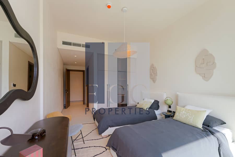 Road View 3 Bedroom Apartment | Spacious Layout | Prime Investment - Image 11