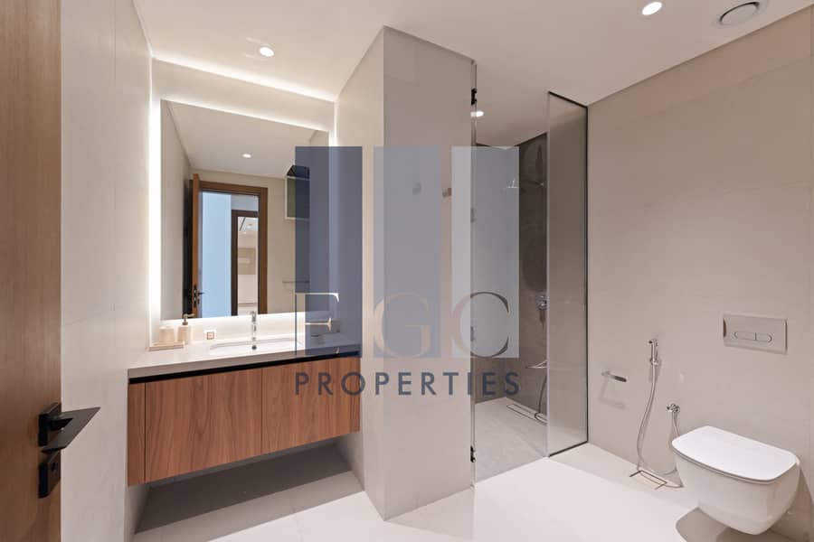 Road View 3 Bedroom Apartment | Spacious Layout | Prime Investment - Image 14