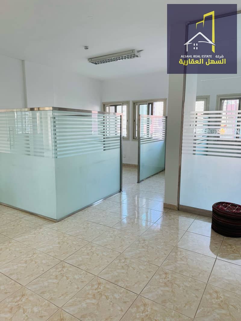 Office in a Strategic Location in Al Majaz 1 - Поглед 3