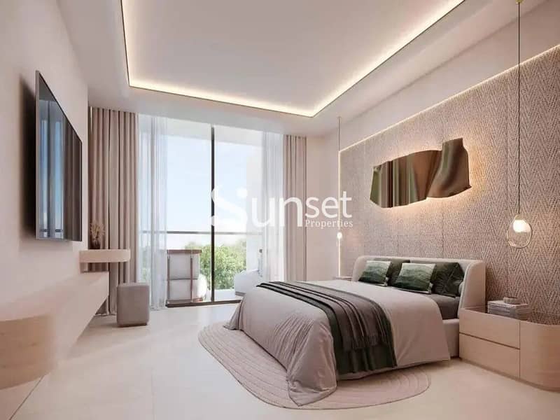 Elevated Island Lifestyle by the Sea | City Views - Image 5