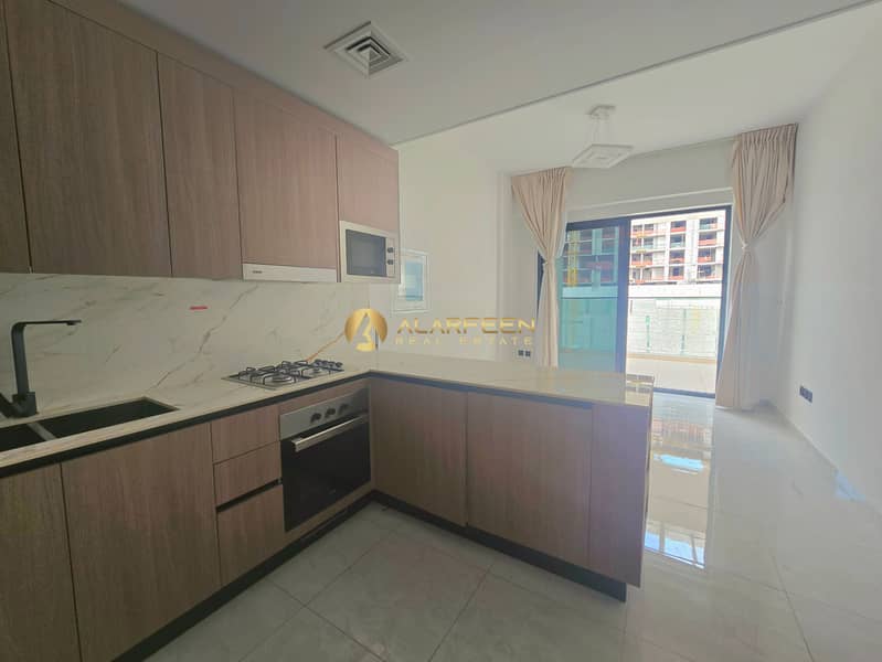 Study Room | Spacious and New | Big Terrace - Image 5