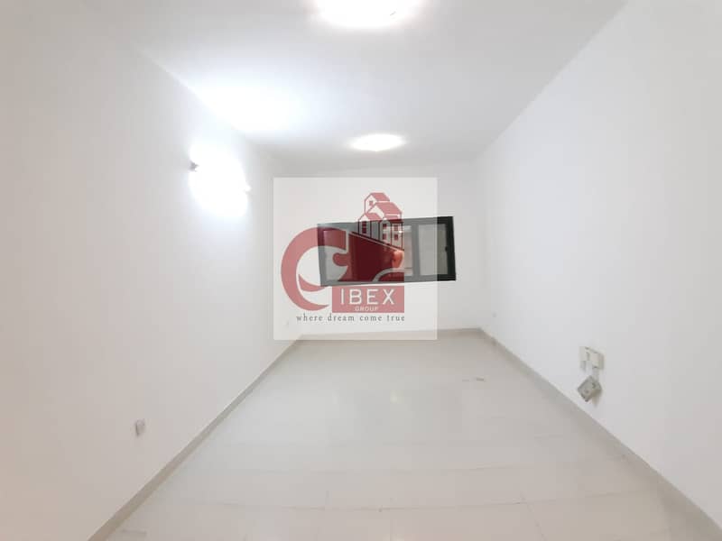 Well Designed Huge Studio Apartment Available V.Closed to Metro Station