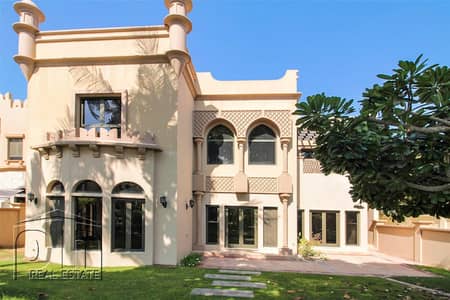 Spacious Townhouses - Roof Terrace Spacious Townhouses - Roof Terrace