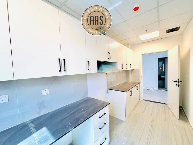 Close kitchen spacious 1bhk Flat Available with Terrace All Amenities free