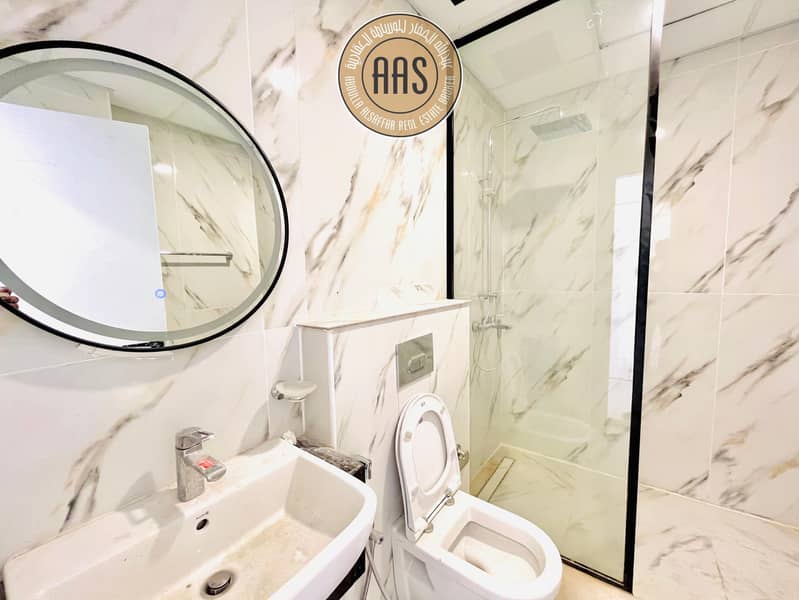 Close kitchen spacious 1bhk Flat Available with Terrace All Amenities free