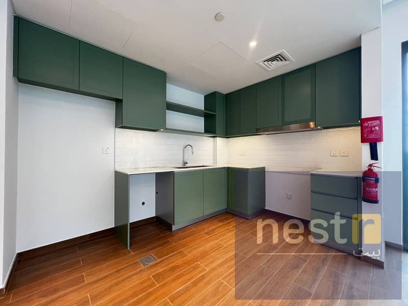 Corner Unit || Newly Handed Over | Best Layout | Stunning Park and pool view