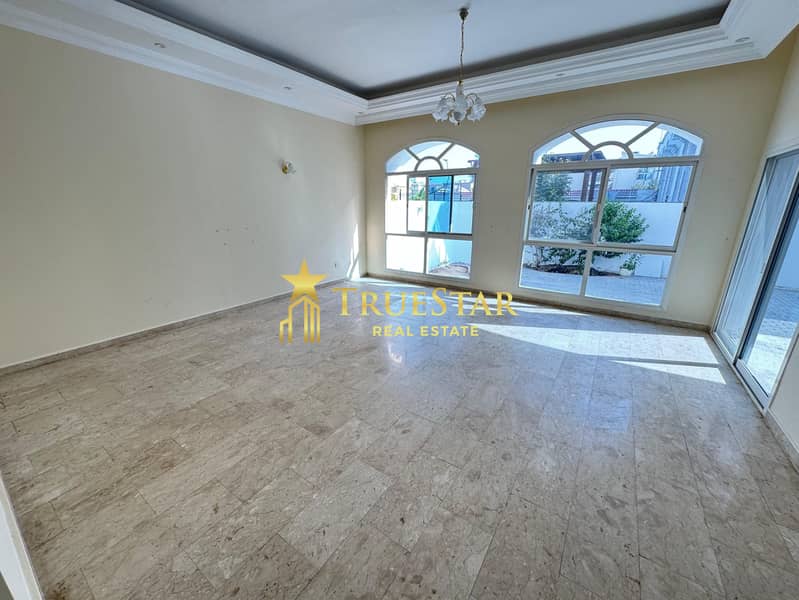 BRIGHT COMPOUND VILLA 4BR MAIDS PRIVATE GARDEN SHARED POOL PADEL COURT