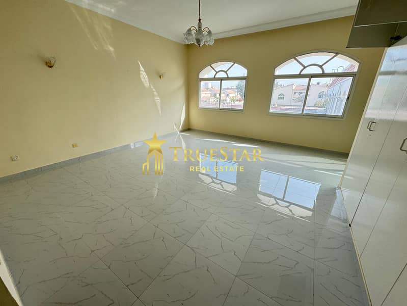 BRIGHT COMPOUND VILLA 4BR MAIDS PRIVATE GARDEN SHARED POOL PADEL COURT - Image 9