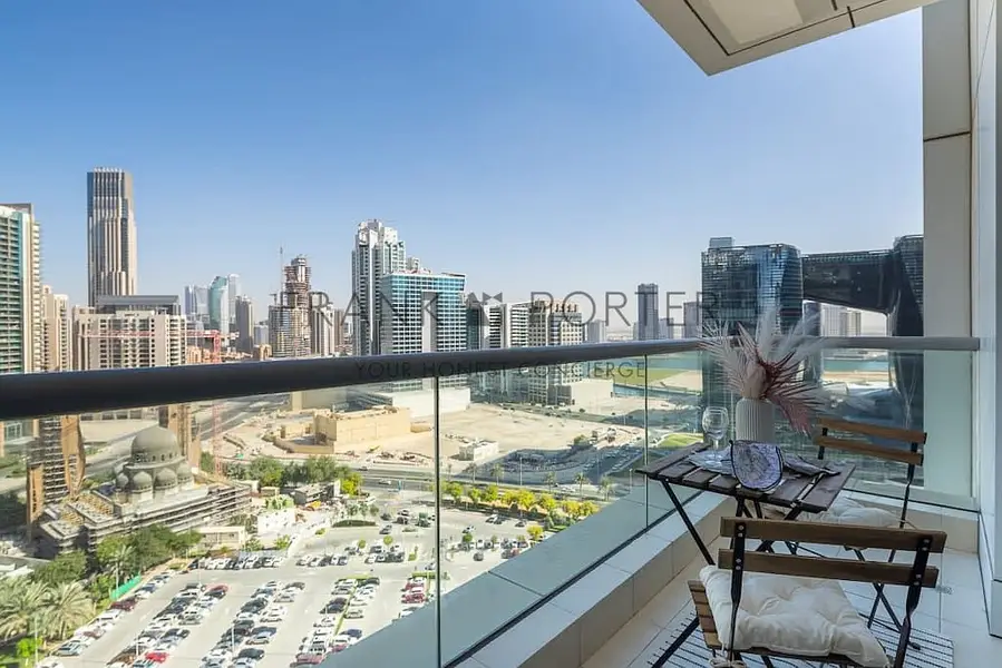 Modern 2BR in Business Bay w/ Burj Khalifa Views | Ideal for Mid - Term, Monthly & Weekely Stays | All Bills Inclusive