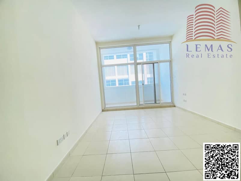 12 58a3ba83-a312-4524-81a5-2fbea7b30be4. jpg