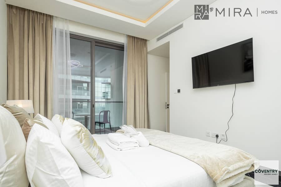 Elegant 1BR | Canal View | Business Bay | Short-Term Stay - Image 3