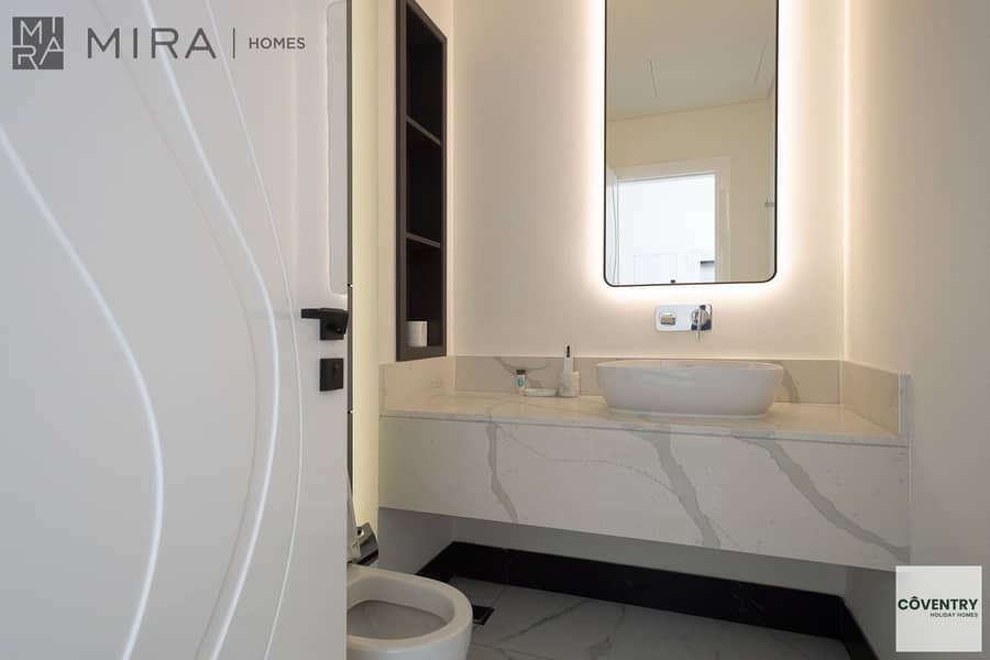 Elegant 1BR | Canal View | Business Bay | Short-Term Stay - Image 9
