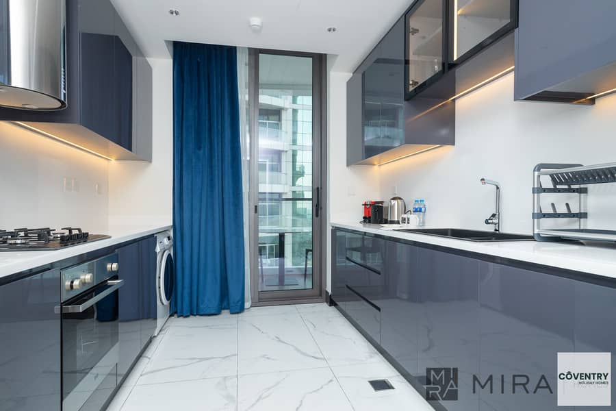 Elegant 1BR | Canal View | Business Bay | Short-Term Stay - Image 10