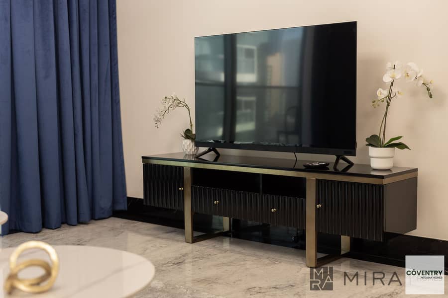 Elegant 1BR | Canal View | Business Bay | Short-Term Stay - Image 21
