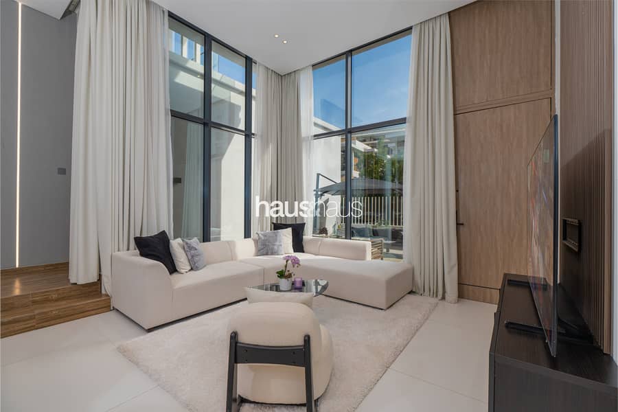 Premium Townhouse | Rooftop Pool | Smart Home - Image 3