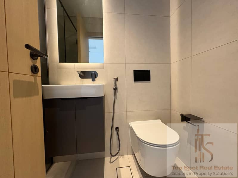 Modern Layout | 1 Bed + Study | Close to Mall - Image 12