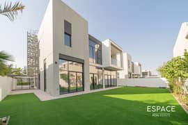 5 Beds | Vastu | Facing Pool and Park