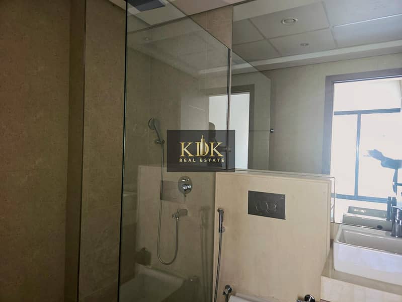 well-maintained appartment | Best Ammenities | Spacious - Image 9