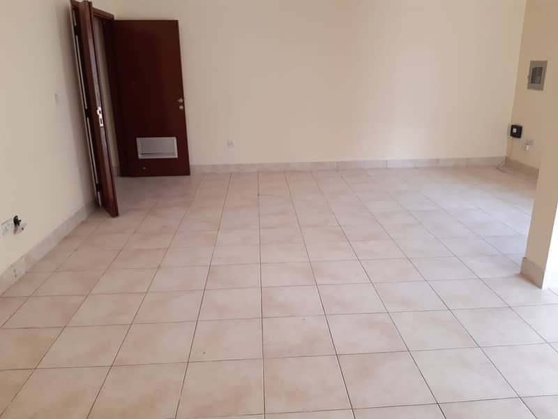Neat and Clean Spacious Apartment 3 Bedrooms 4 Bathrooms in Navigate Area