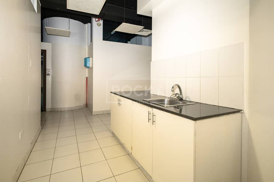 15 SZR - Latifa Tower - Office-16. jpg