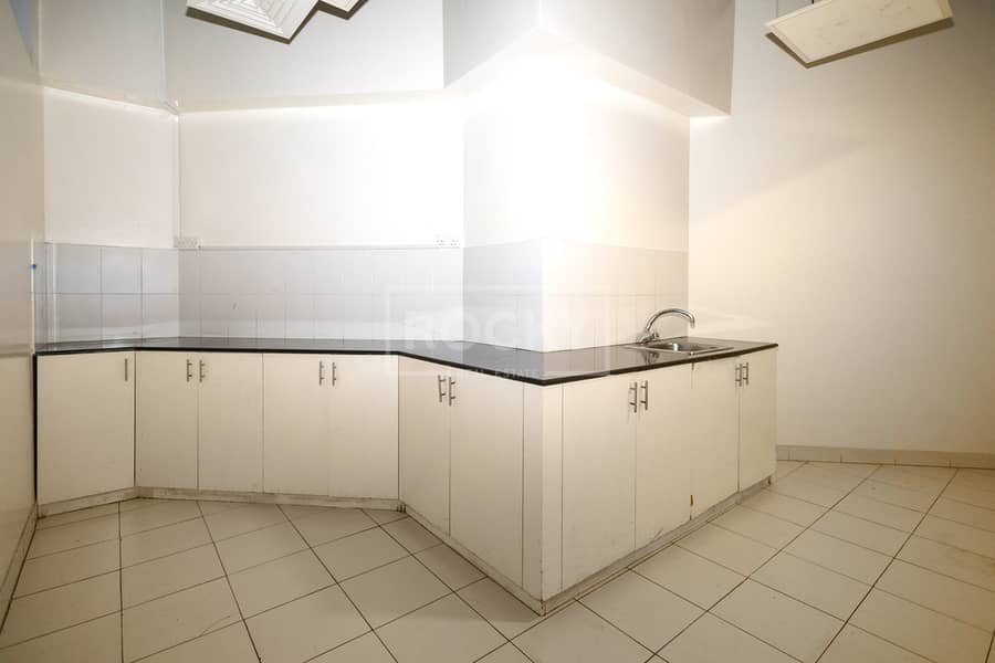 16 SZR - Latifa Tower - Office-15. jpg