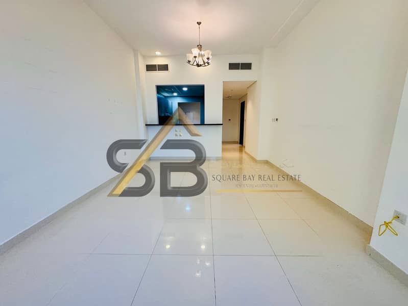 Lavish and Spectacular 2Br With Store in Amazing Price