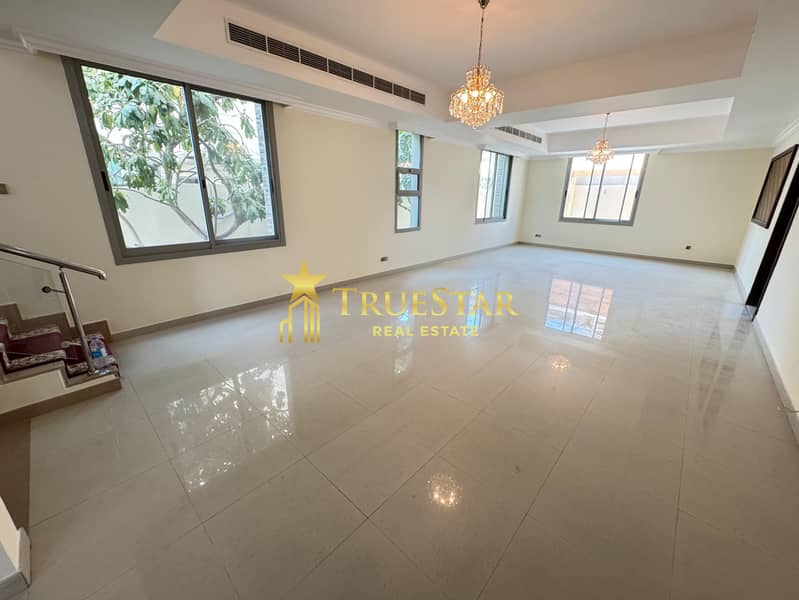 SPACIOUS INDEPENDENT CORNER VILLA 5BR MAIDS PRIVATE POOL GARDEN