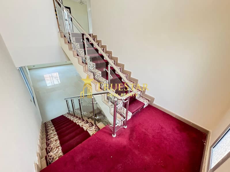 SPACIOUS INDEPENDENT CORNER VILLA 5BR MAIDS PRIVATE POOL GARDEN