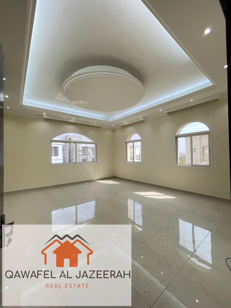 Luxury villa 5-BR / large garden / ready to move