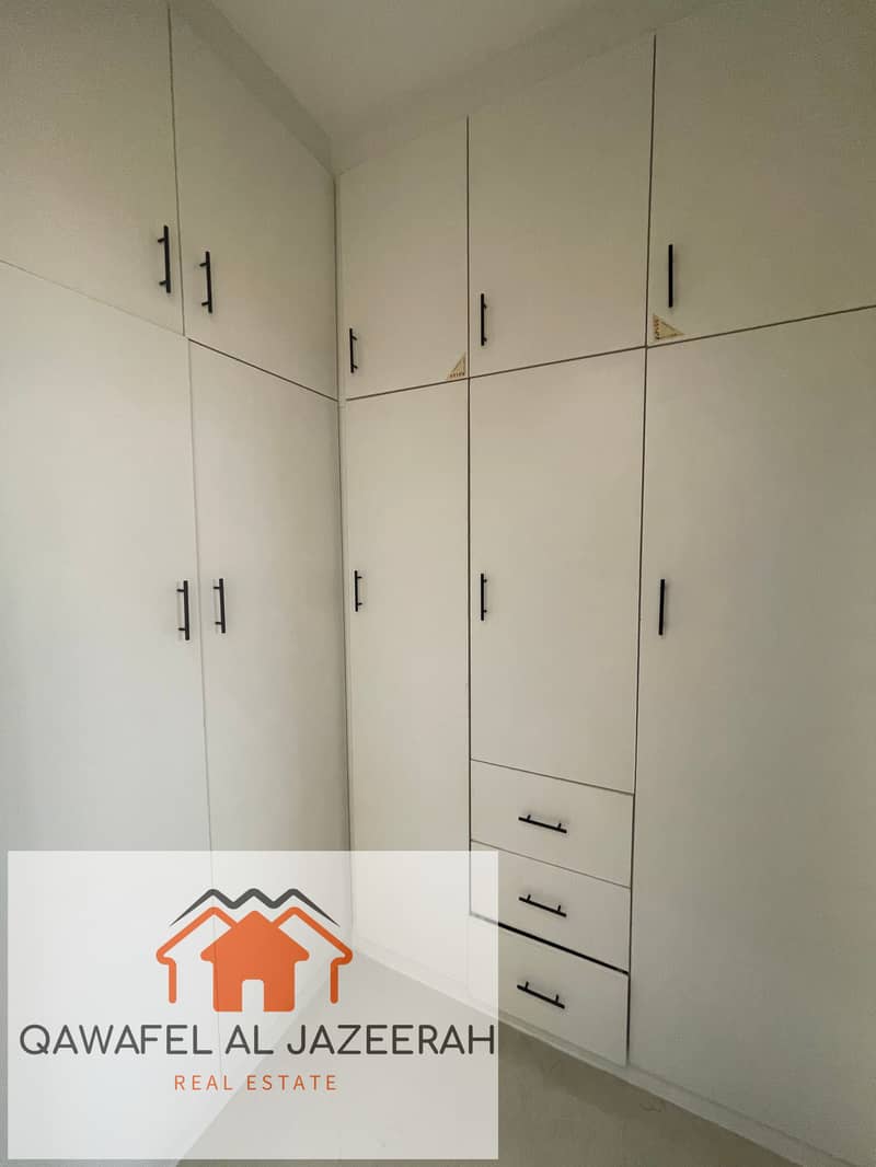 Very nice villa for rent in al warqaa ( 5bedroom + hall + majlas + parking + maid room )