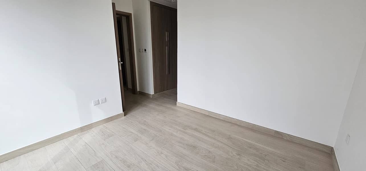 Investor Deal - Best Price - High Floor - Image 8