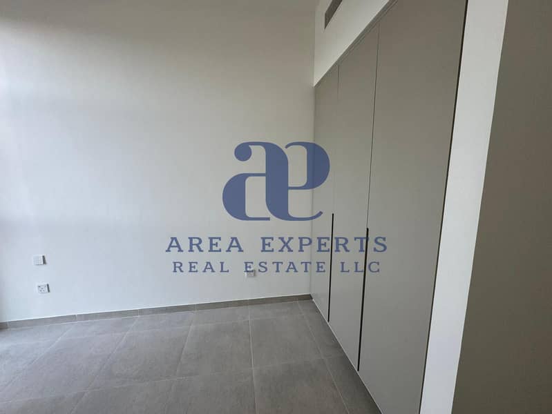 Single Row | Spacious Layout | Middle Unit - Image 11